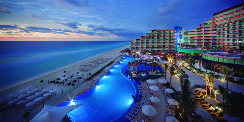 Travel blog: Georgina is Entertained at Hard Rock Hotel Cancun