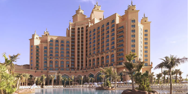 Travel blog: Catch a Glimpse of Life Under the Sea at Atlantis the Palm
